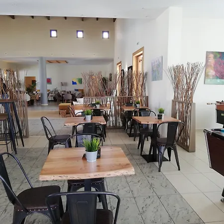 Astra Village And 公寓式酒店 4*