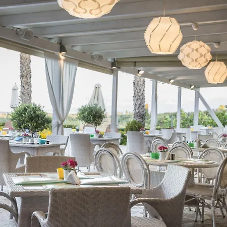 Aparthotel Astra Village And