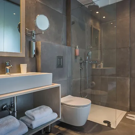 Astra Village And Aparthotel 4*