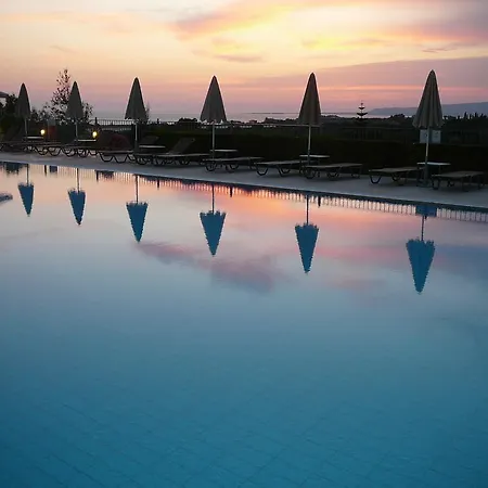 מלון דירות Astra Village And