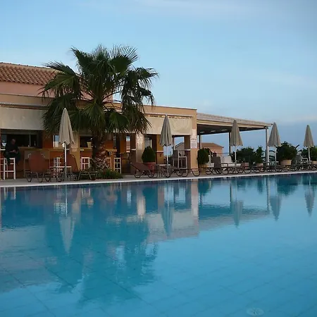 Апарт-отель Astra Village And