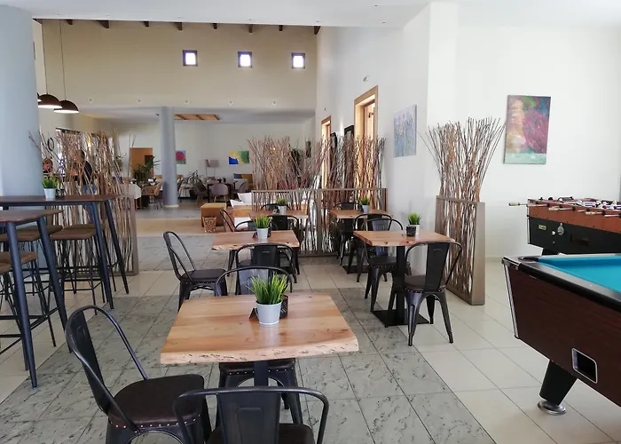 Astra Village And 公寓式酒店 4*