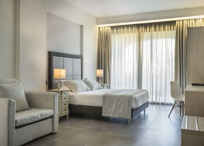 Astra Village And 公寓式酒店 4*