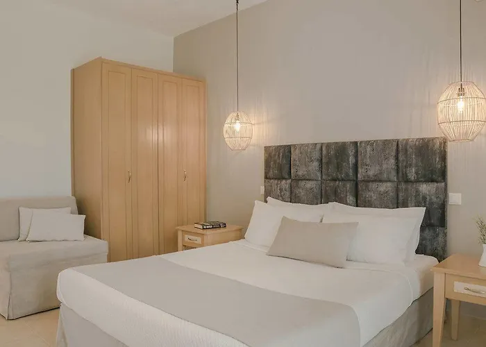 Astra Village And 公寓式酒店 4*