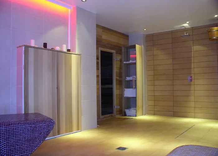 Astra Village And 公寓式酒店 4*